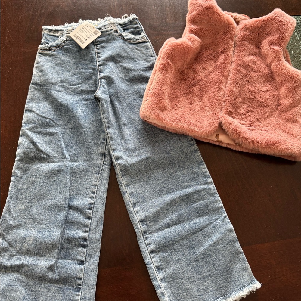 Blue Denim Jeans and fur vest